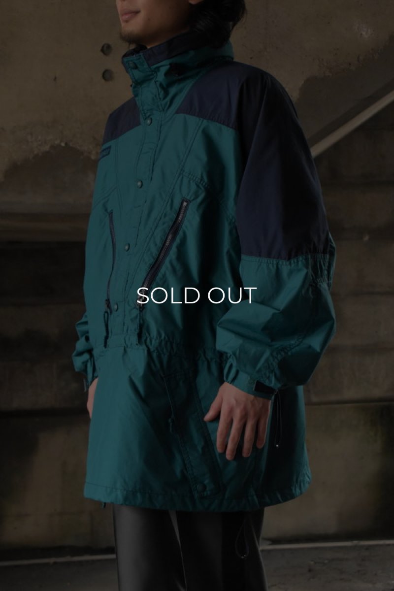 画像2: 90's Columbia nylon P/O jacket (2)