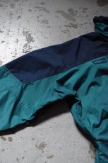 画像12: 90's Columbia nylon P/O jacket (12)