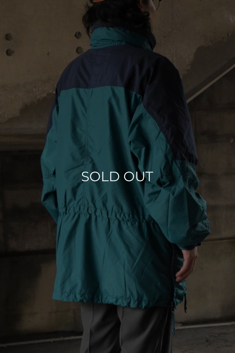 画像3: 90's Columbia nylon P/O jacket (3)