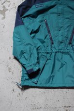 画像7: 90's Columbia nylon P/O jacket (7)