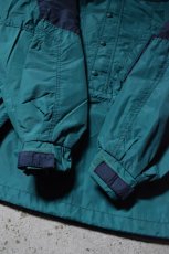 画像15: 90's Columbia nylon P/O jacket (15)