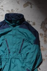 画像6: 90's Columbia nylon P/O jacket (6)