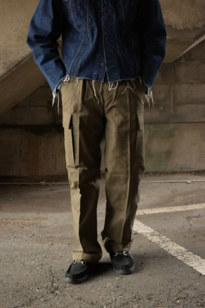 画像2: [DEADSTOCK] 80-90's GERMAN ARMY Moleskin Cargo Pants