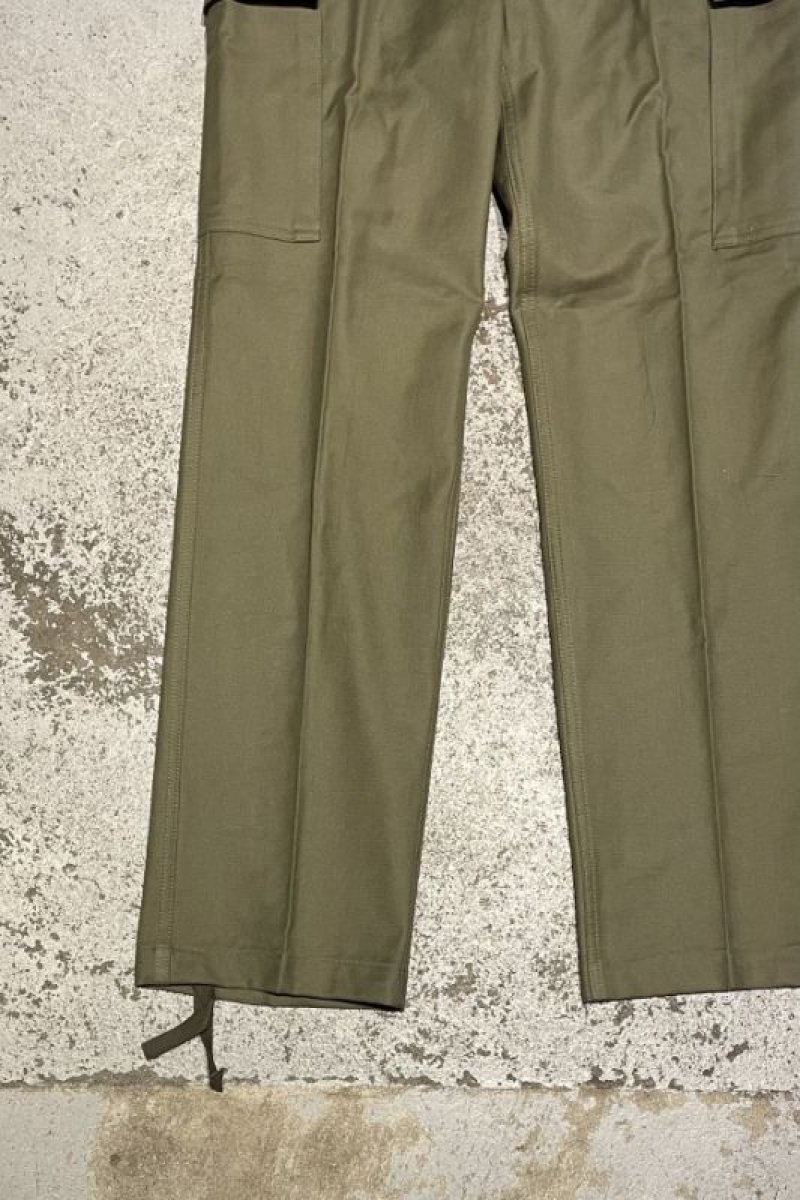 画像9: [DEADSTOCK] 80-90's GERMAN ARMY Moleskin Cargo Pants (9)