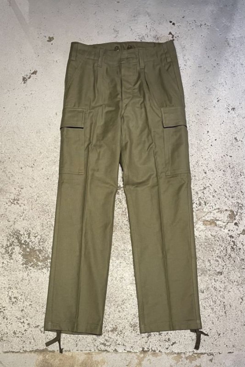 画像7: [DEADSTOCK] 80-90's GERMAN ARMY Moleskin Cargo Pants (7)