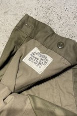 画像17: [DEADSTOCK] 80-90's GERMAN ARMY Moleskin Cargo Pants (17)