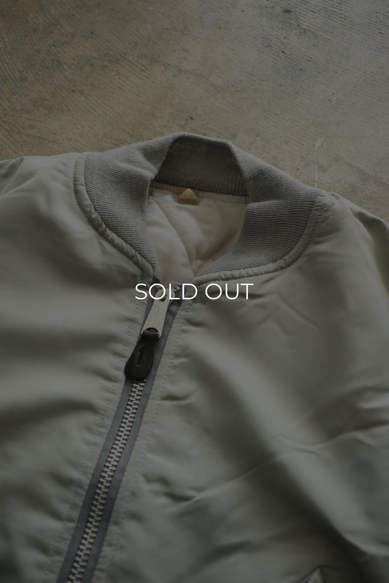 画像9: [DEADSTOCK] 90's CONCORD by ALPHA INDUSTRIES MA-1 flight jacket -SILVER/GRAY- (9)