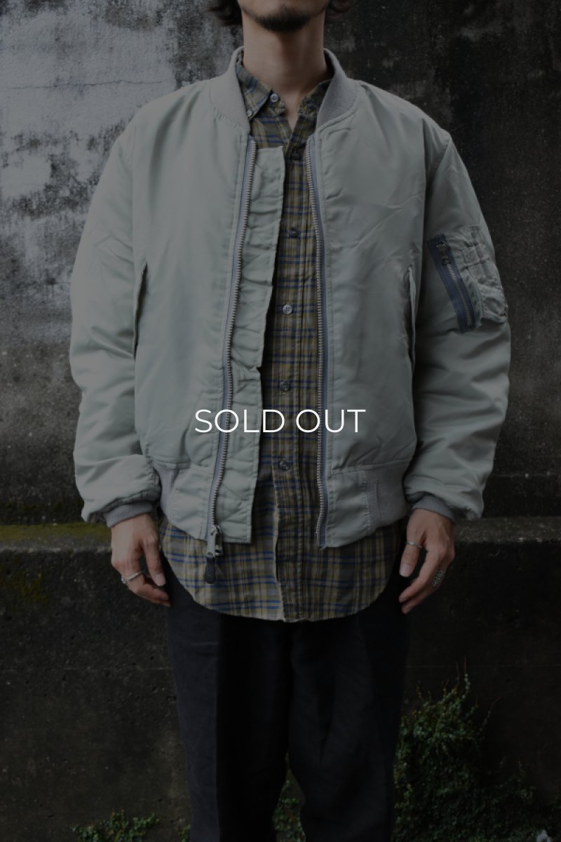 画像2: [DEADSTOCK] 90's CONCORD by ALPHA INDUSTRIES MA-1 flight jacket -SILVER/GRAY- (2)