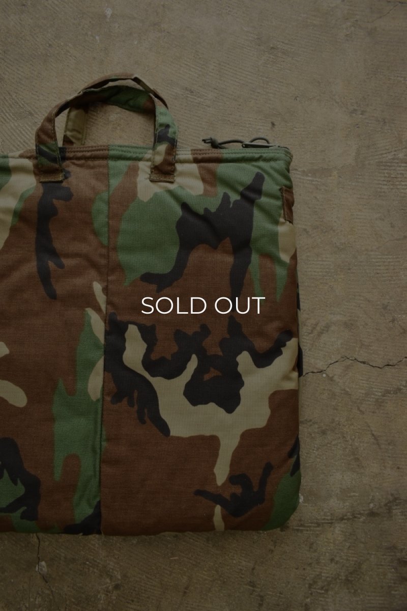 画像10: [DEADSTOCK] FIRE FORCE TACTICAL GEAR Aviator Flyers Helmet Bag -WOODLAND CAMO- (10)