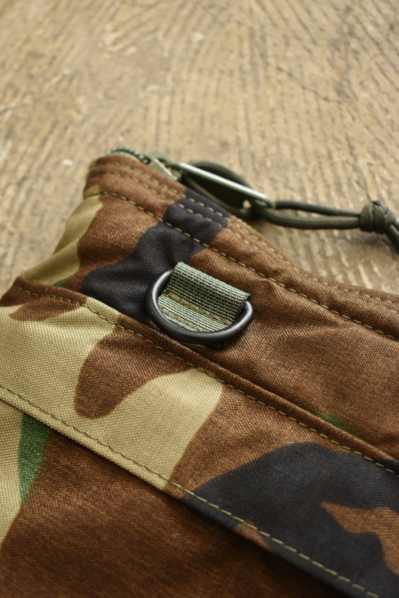 画像4: [DEADSTOCK] FIRE FORCE TACTICAL GEAR Aviator Flyers Helmet Bag -WOODLAND CAMO- (4)