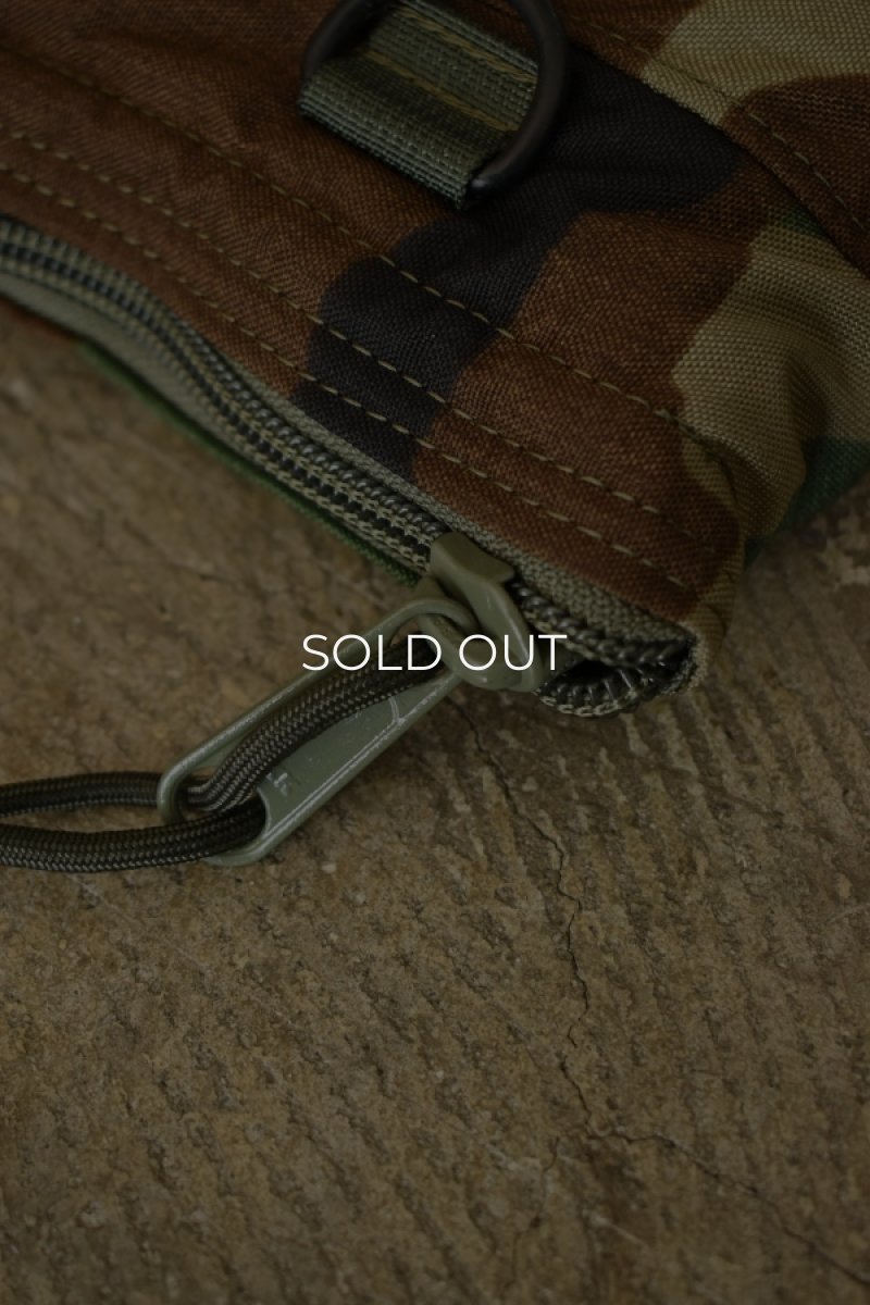 画像8: [DEADSTOCK] FIRE FORCE TACTICAL GEAR Aviator Flyers Helmet Bag -WOODLAND CAMO- (8)