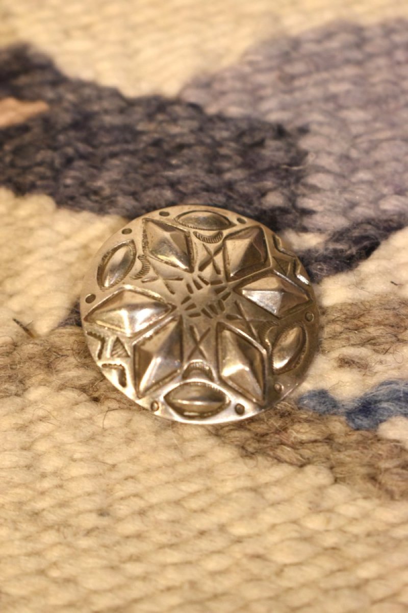 画像2: Indian Jewelry Navajo silver concho "RAY ADAKAI" (2)