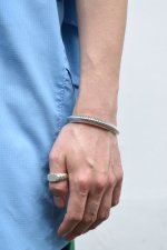 画像7: [NEW] MANANAS (マナナス) MEETS / ichie Exclusive "TOBIKANNA" Stamp Oval Open Ring (7)