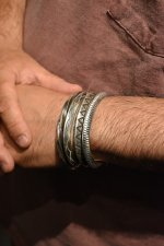 画像5: [NEW] MANANAS (マナナス) MEETS / ichie Exclusive "TOBIKANNA" Stamp Triangle Bangle (5)