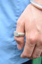 画像8: [NEW] MANANAS (マナナス) MEETS / ichie Exclusive "TOBIKANNA" Stamp Oval Open Ring (8)