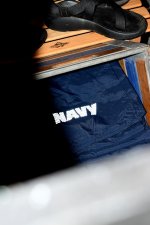 画像1: [DEADSTOCK] US NAVY physical training shorts  (1)