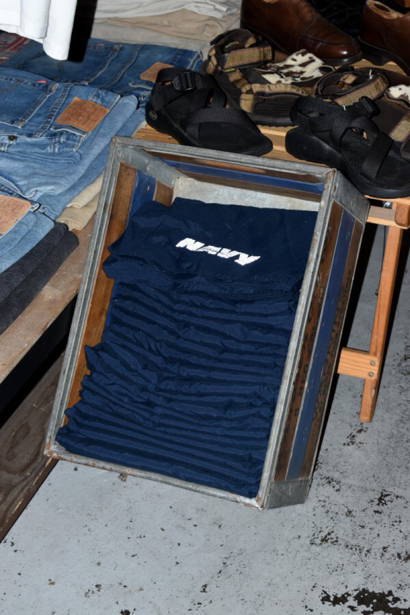 画像2: [DEADSTOCK] US NAVY physical training shorts  (2)