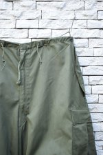 画像2: [DEADSTOCK] 50's US ARMY M-51 Wind Over Pants (2)