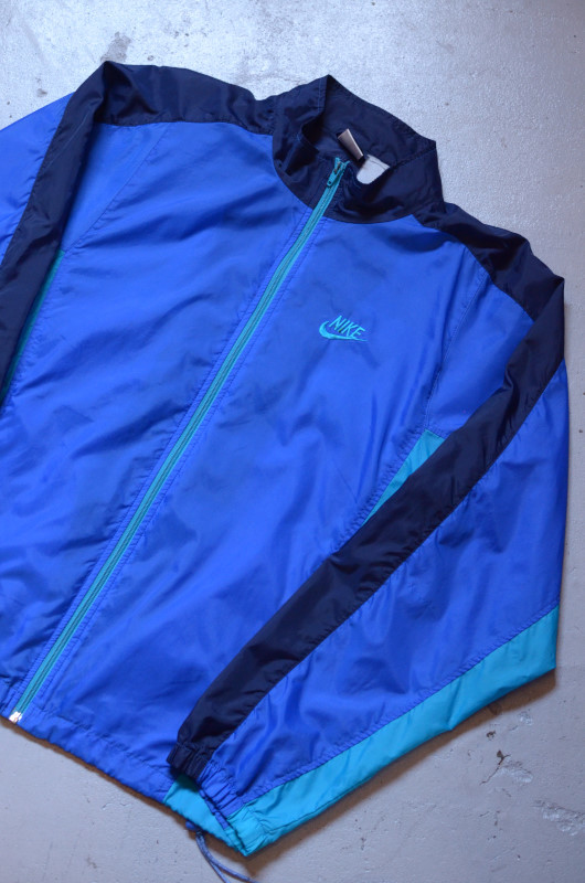 90's NIKE nylon jacket が入荷いたしました