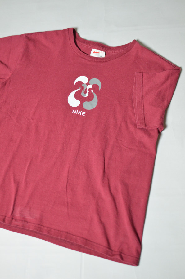 90's NIKE print tee が入荷いたしました