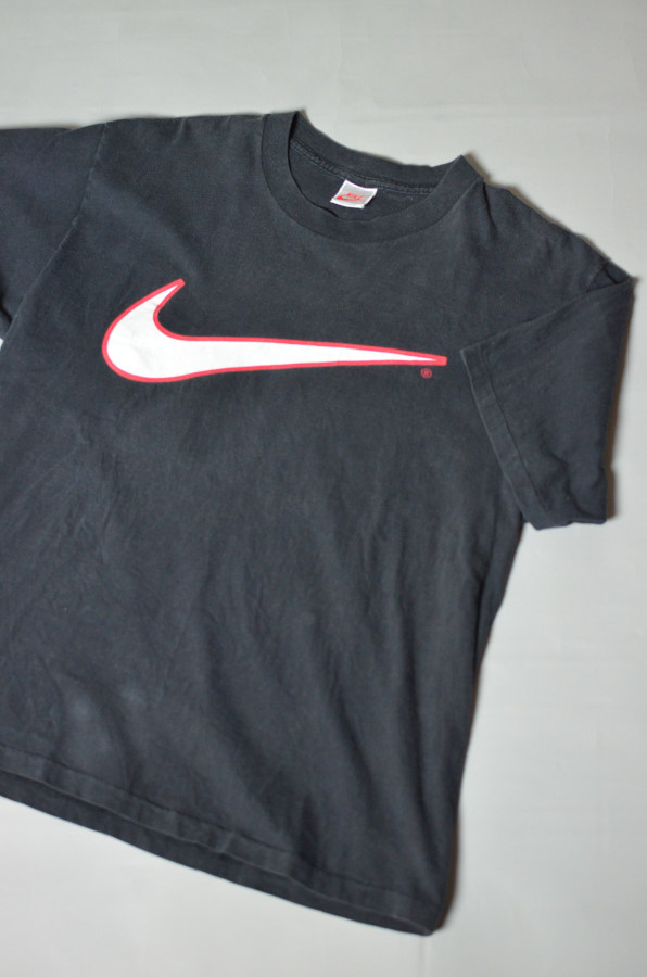 90's NIKE print tee が入荷いたしました