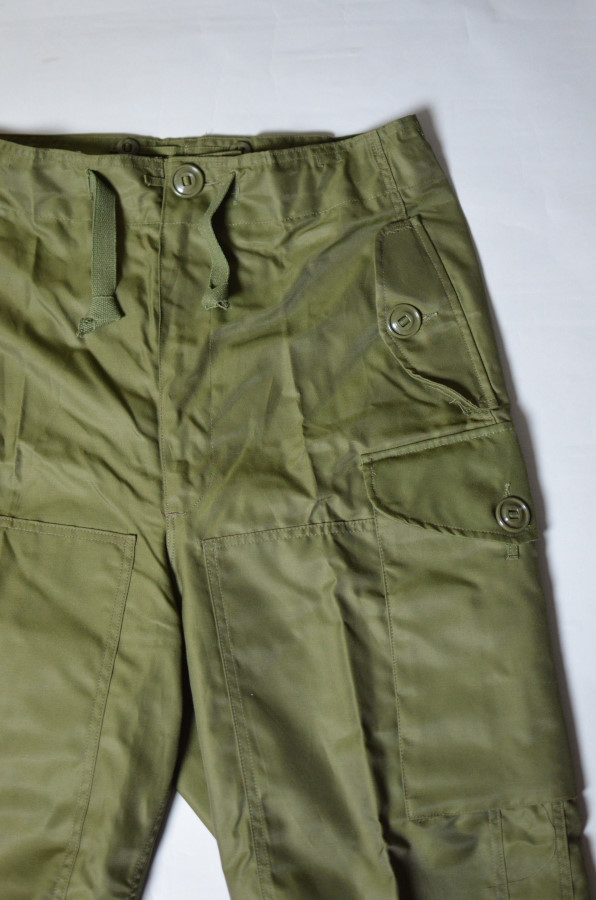 80's CANADIAN ARMY wind over pants -DEADSTOCK- が入荷いたしました
