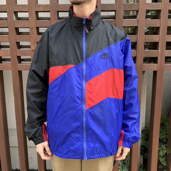 90's NIKE nylon jacket が入荷しました