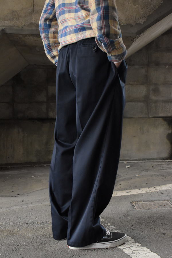 DOCKERS 2-tuck chino trousers